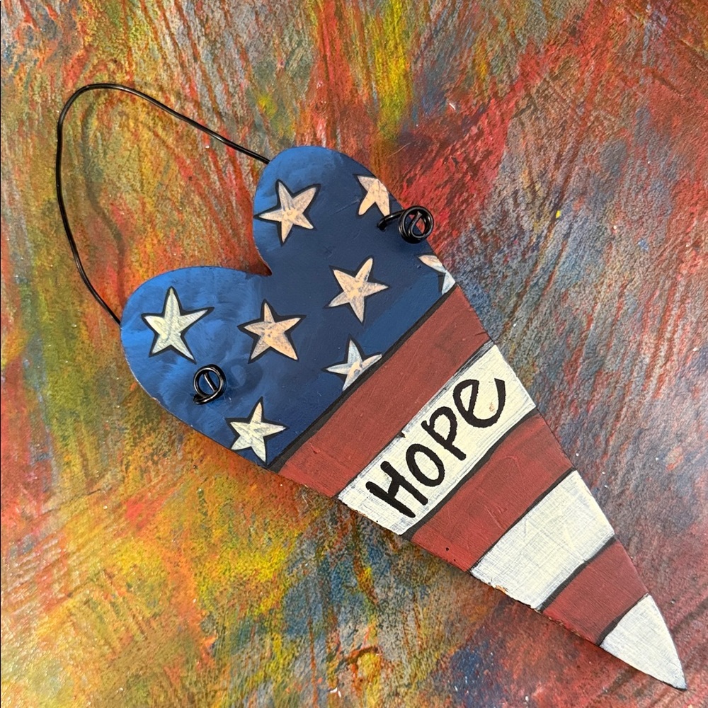 Patriotic Heart Shaped Wall Wood Decor ''Hope'' Vintage Hanger